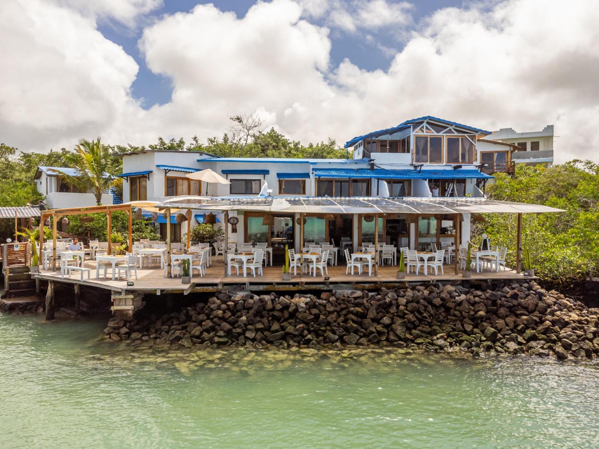 Blu Galapagos Sustainable Waterfront Lodge Puerto Ayora  Buitenkant foto